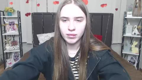 Snapshot of laurahlot chatting on 05/31/26, 05:53 LauraHlot online show from 05/31/26, 05:53