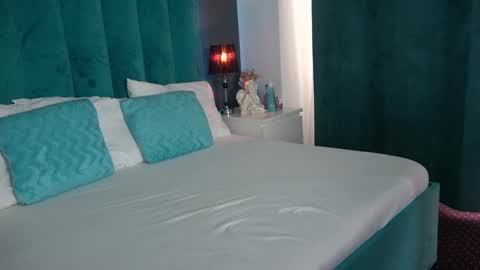 LauraMirage online show from 02/26/25, 06:26