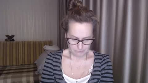 Lauraoven1 online show from 02/17/25, 06:04