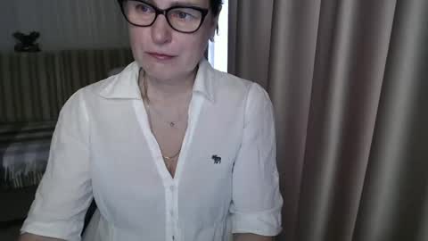 Lauraoven1 online show from 03/07/25, 07:41