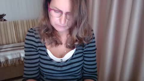 Lauraoven1 online show from 10/02/25, 09:16