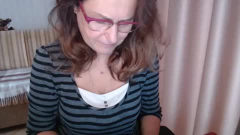 Lauraoven1 online show from 10/23/25, 08:57