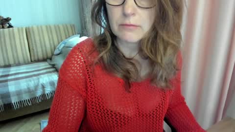 Snapshot of lauraoven1 chatting on 03/30/26, 10:05 Lauraoven1 online show from 03/30/26, 10:05