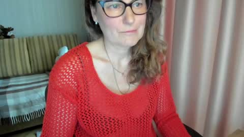 Snapshot of lauraoven1 chatting on 04/26/26, 10:35 Lauraoven1 online show from 04/26/26, 10:35