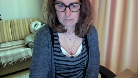 Snapshot of lauraoven1 chatting on 06/03/26, 07:22 Lauraoven1 online show from 06/03/26, 07:22