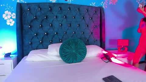 Laura online show from 04/16/26, 11:44