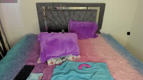 Snapshot of laurasofia01 chatting on 04/18/26, 07:58 laurasofia01 online show from 04/18/26, 07:58