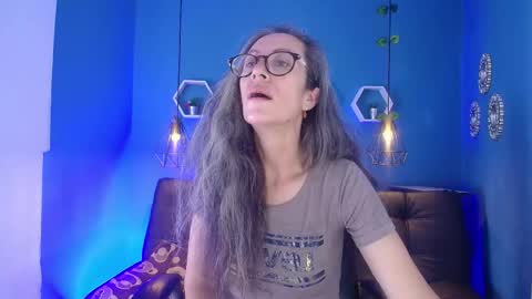 Laura Sofia online show from 02/04/26, 03:34