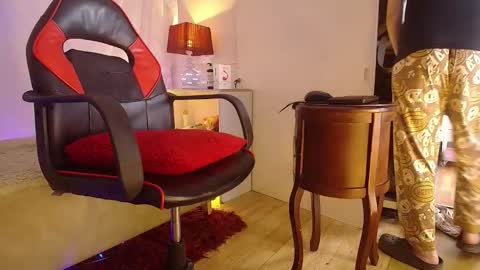 Snapshot of laurasofia45 chatting on 03/29/26, 03:01 Laura Sofia online show from 03/29/26, 03:01