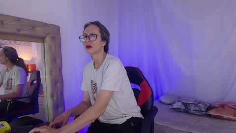 Snapshot of laurasofia45 chatting on 04/11/26, 05:56 Laura Sofia online show from 04/11/26, 05:56