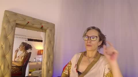 Laura Sofia online show from 04/28/26, 05:12