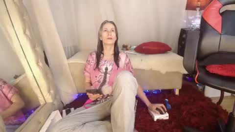 Snapshot of laurasofia45 chatting on 06/22/26, 02:14 Laura Sofia online show from 06/22/26, 02:14