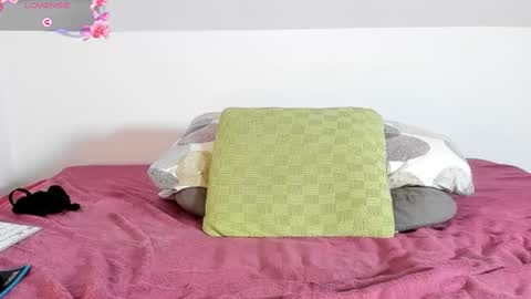 Laura Lara Sommer online show from 01/21/25, 05:41