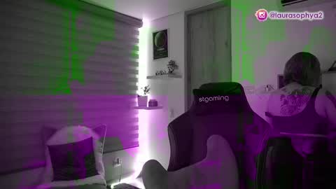 Laura online show from 03/04/25, 03:00