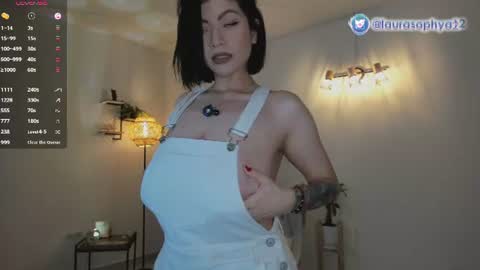 Snapshot of laurasophya chatting on 07/01/26, 09:14 Laura online show from 07/01/26, 09:14