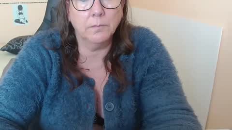 laureanne online show from 12/04/24, 01:42