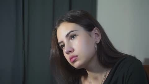 Snapshot of laureencadriel chatting on 10/18/25, 08:48 Monica online show from 10/18/25, 08:48