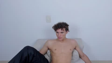 Laureent online show from 03/03/25, 07:32