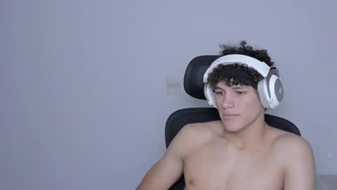 Laureent online show from 09/26/25, 08:02