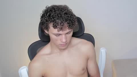 Laureent online show from 10/20/25, 04:07