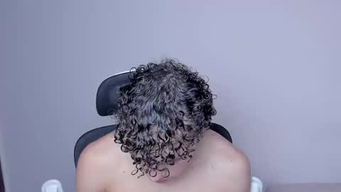 Laureent online show from 11/19/25, 05:24