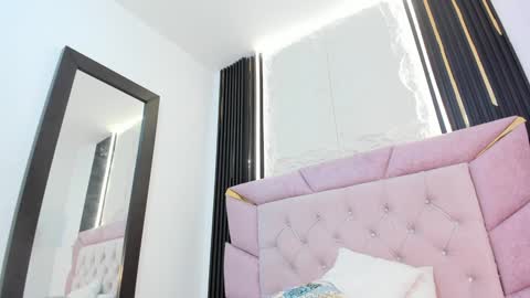 Laurem online show from 01/11/25, 06:54