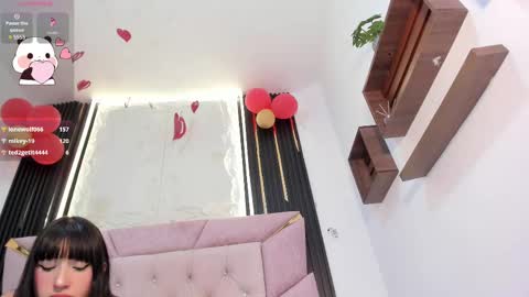 Laurem online show from 02/18/25, 07:41