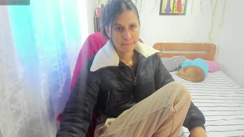 Snapshot of lauren_ashlee chatting on 10/29/25, 03:25 Lauren Independent model online show from 10/29/25, 03:25