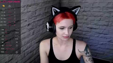 Snapshot of lauren_raquel chatting on 05/03/26, 06:14 Eva online show from 05/03/26, 06:14