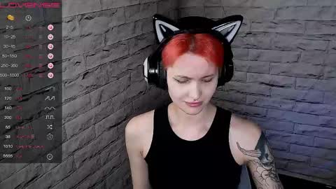 Snapshot of lauren_raquel chatting on 05/05/26, 06:38 Eva online show from 05/05/26, 06:38