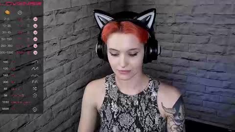 Snapshot of lauren_raquel chatting on 05/11/26, 08:06 Eva online show from 05/11/26, 08:06
