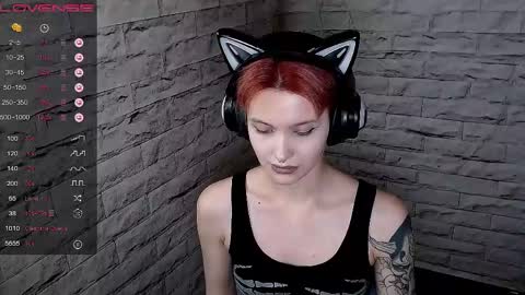 Snapshot of lauren_raquel chatting on 05/19/26, 03:40 Eva online show from 05/19/26, 03:40