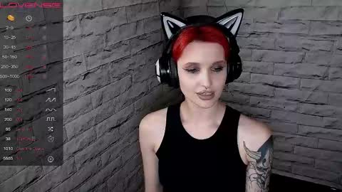 Snapshot of lauren_raquel chatting on 06/05/26, 07:30 Eva online show from 06/05/26, 07:30