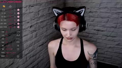 Snapshot of lauren_raquel chatting on 06/06/26, 04:12 Eva online show from 06/06/26, 04:12