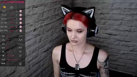 Snapshot of lauren_raquel chatting on 06/08/26, 07:14 Eva online show from 06/08/26, 07:14