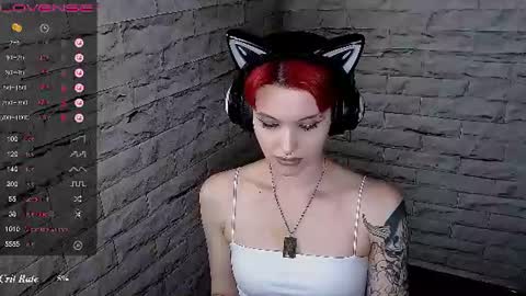 Snapshot of lauren_raquel chatting on 06/19/26, 06:34 Eva online show from 06/19/26, 06:34