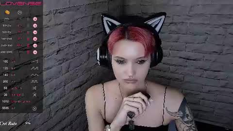 Snapshot of lauren_raquel chatting on 06/29/26, 07:03 Eva online show from 06/29/26, 07:03