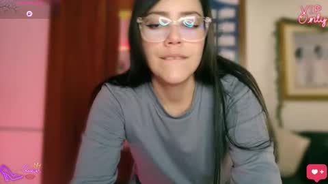 Snapshot of lauren_sweet7 chatting on 03/27/26, 03:34 Lauren online show from 03/27/26, 03:34