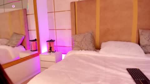 Snapshot of laurencarter1 chatting on 12/21/25, 11:12 online show from 12/21/25, 11:12