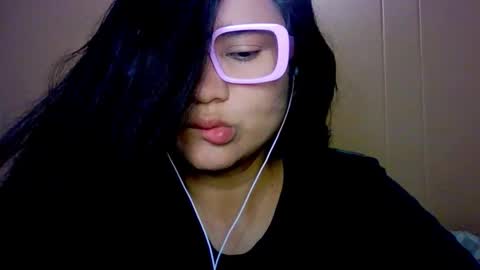 Snapshot of laurengirls1 chatting on 12/18/25, 09:32 onlyfan laureng7 - 7 laureng2 online show from 12/18/25, 09:32