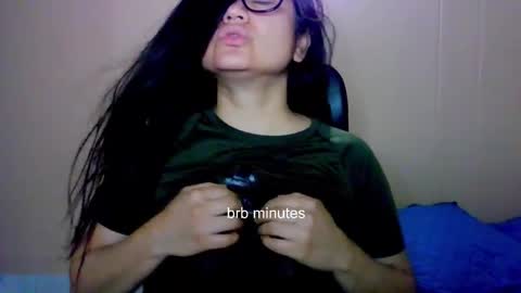 Snapshot of laurengirls1 chatting on 12/20/25, 02:40 onlyfan laureng7 - 7 laureng2 online show from 12/20/25, 02:40