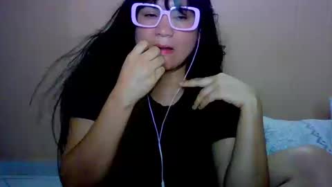 Snapshot of laurengirls1 chatting on 01/08/26, 12:46 onlyfan laureng7 - 7 laureng2 online show from 01/08/26, 12:46