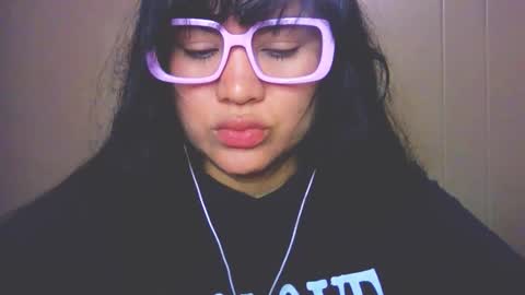 Snapshot of laurengirls1 chatting on 01/12/26, 06:24 onlyfan laureng7 - 7 laureng2 online show from 01/12/26, 06:24