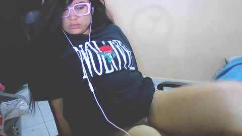 Snapshot of laurengirls1 chatting on 01/13/26, 06:29 onlyfan laureng7 - 7 laureng2 online show from 01/13/26, 06:29