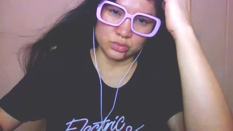 Snapshot of laurengirls1 chatting on 02/09/26, 01:09 onlyfan laureng7 - 7 laureng2 online show from 02/09/26, 01:09