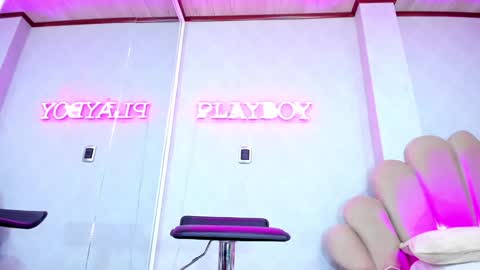 Snapshot of laurenhu chatting on 01/16/25, 11:26 Lauren Hu online show from 01/16/25, 11:26