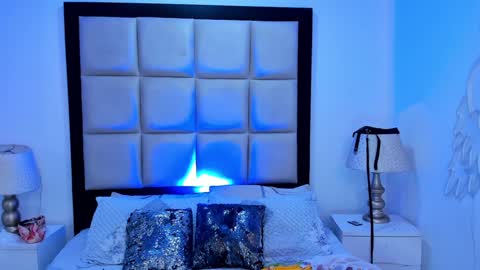 Snapshot of laurenhu chatting on 01/31/25, 05:09 Lauren Hu online show from 01/31/25, 05:09