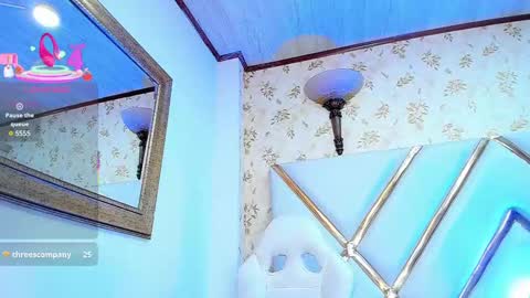 Snapshot of laurenhu chatting on 02/21/25, 12:17 Lauren Hu online show from 02/21/25, 12:17