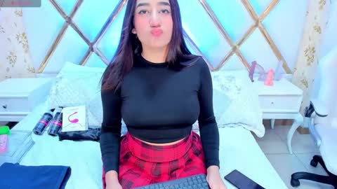 Snapshot of laurenhu chatting on 03/11/25, 03:59 Lauren Hu online show from 03/11/25, 03:59