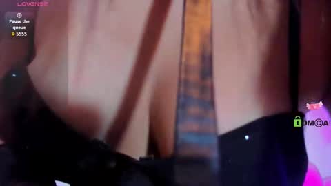 Snapshot of laurenhu chatting on 10/08/25, 02:53 Lauren Hu online show from 10/08/25, 02:53